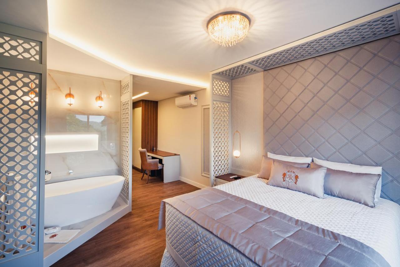 Hotel E Restaurante Giratorio Rf Vision - A Melhor Vista 360 De Грамаду Экстерьер фото